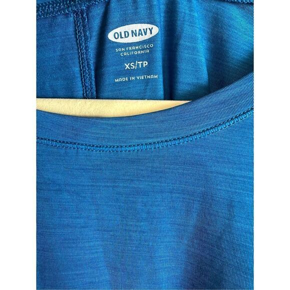Old Navy Active top - Picture 2 of 6